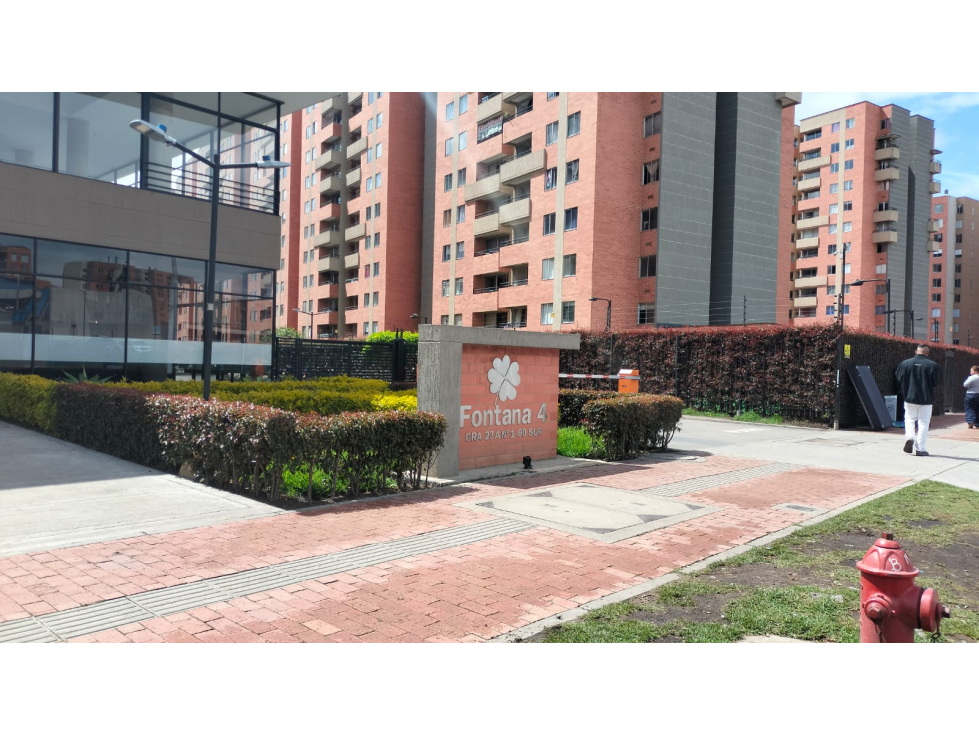 CASA EN VENTA EN MADRID CONJUNTO FONTANA 4