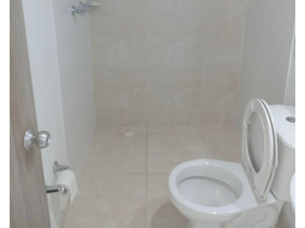 APARTAMENTO EN VENTA EN MADRID CONJUNTO AZUL CELESTE — foto 2