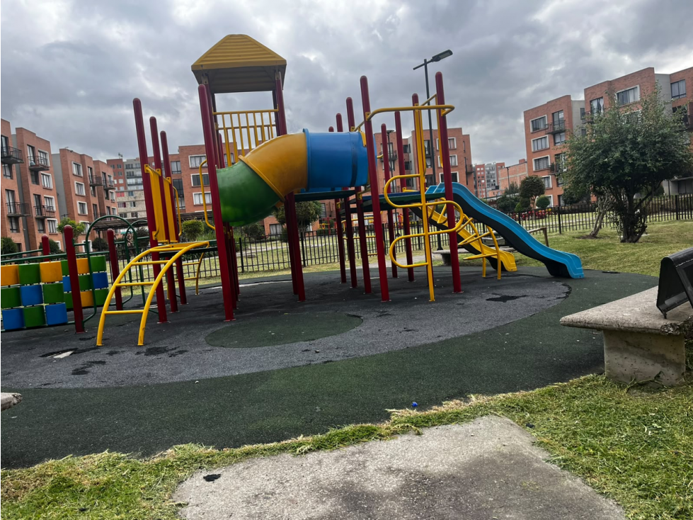 APARTAMENTO EN VENTA EN MADRID CONJUNTO EL PEÑOL LA SOLEDAD — foto 2