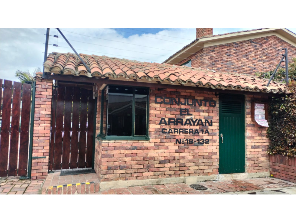 CASA EN VENTA EN CHIA CONJUNTO ARRAYAN