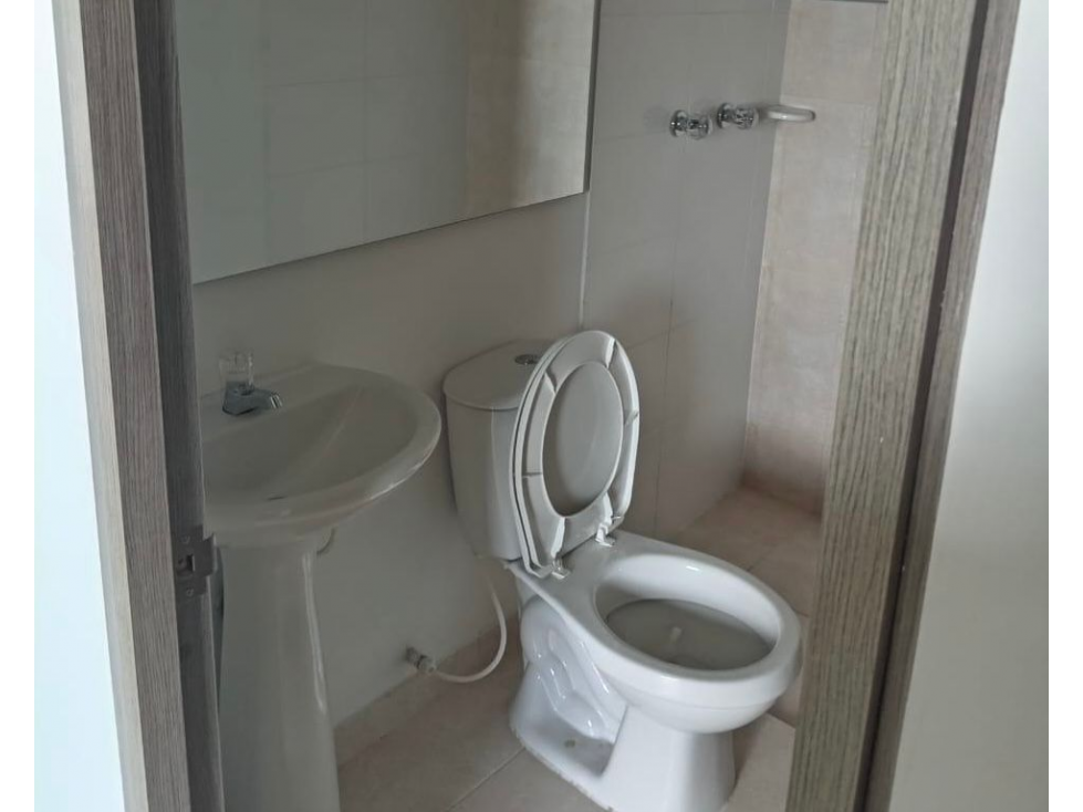 APARTAMENTO EN VENTA EN MADRID CONJUNTO AZUL CELESTE — foto 5