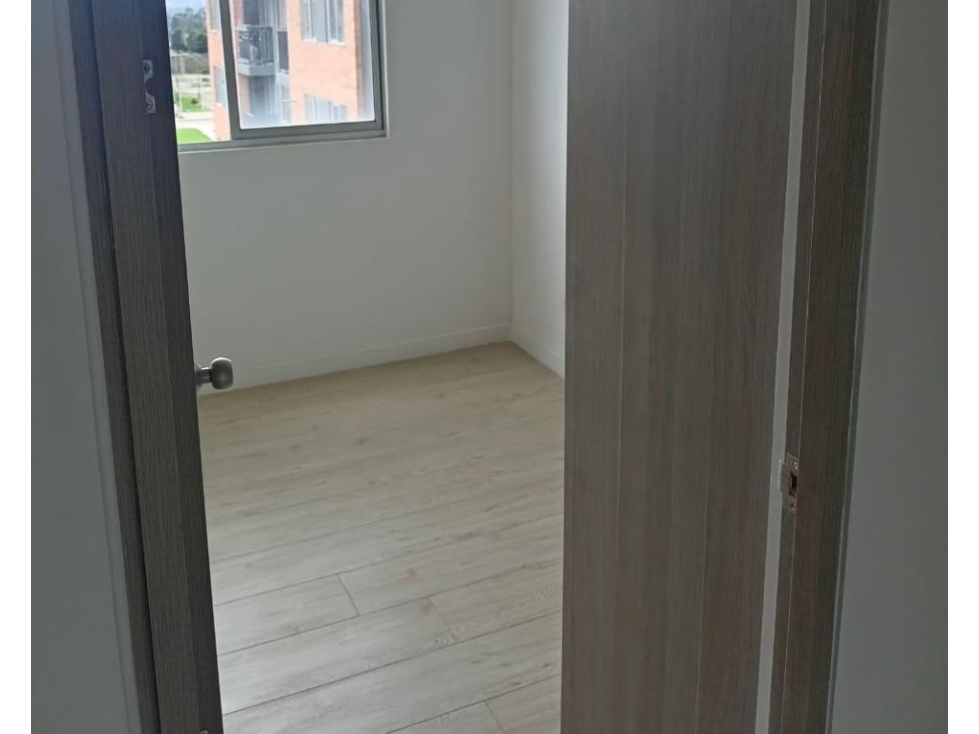 APARTAMENTO EN VENTA EN MADRID CONJUNTO AZUL CELESTE — foto 6