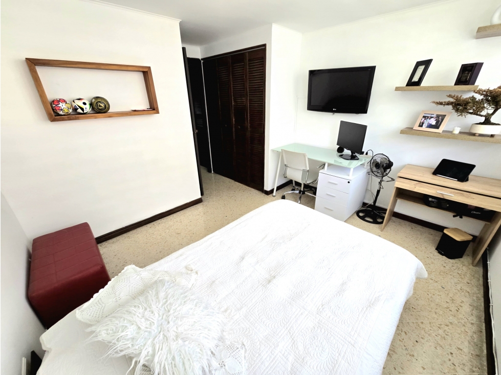VENDO AMPLIO APARTAMENTO EN CONQUISTADORES — foto 6