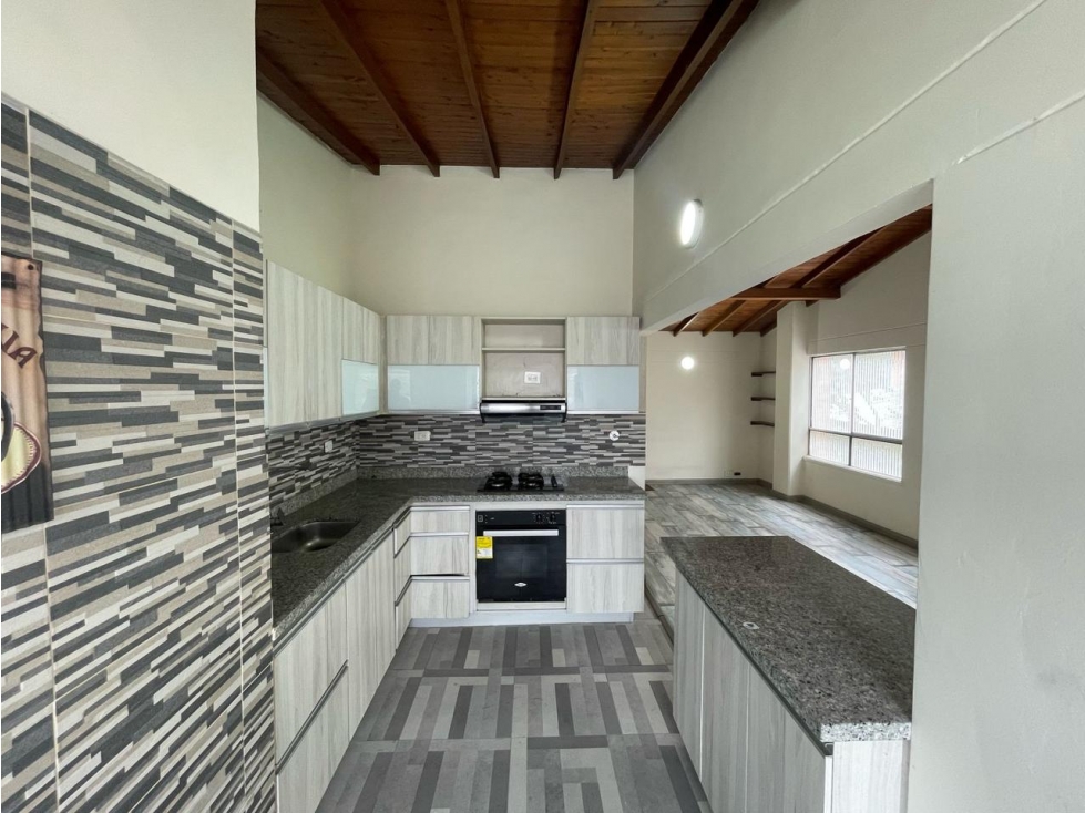 VENDO HERMOSO APARTAMENTO EN EL POBLADO