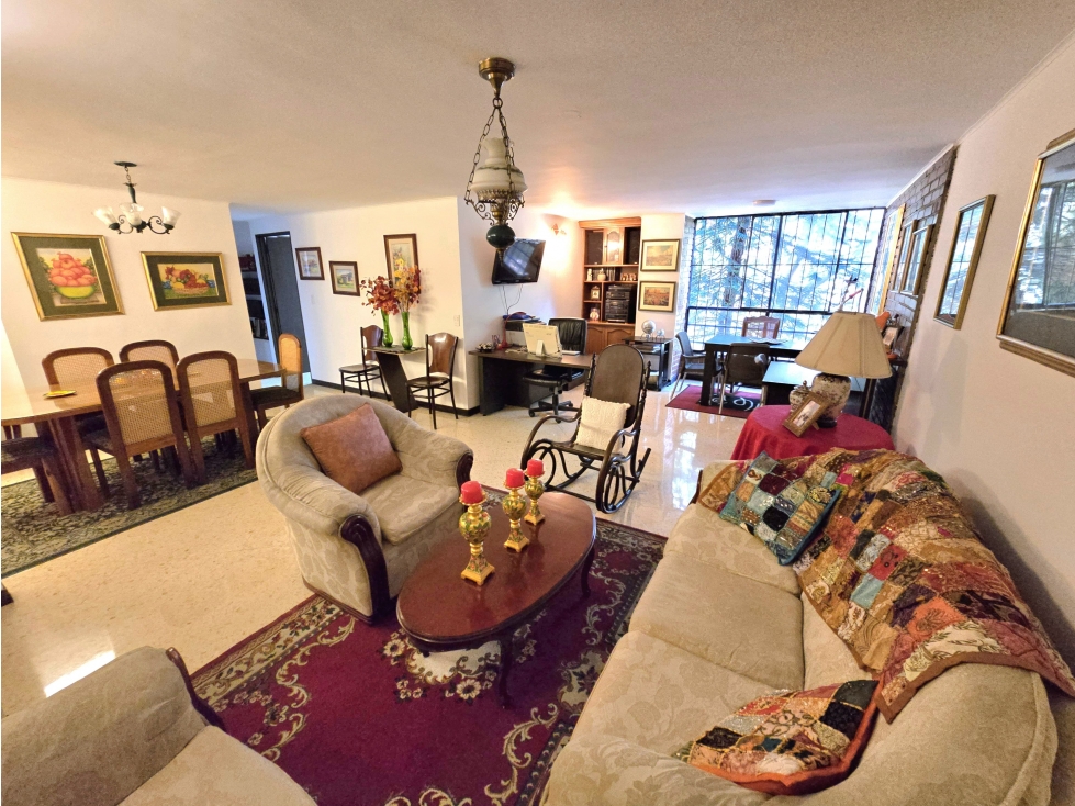 VENDO AMPLIO APARTAMENTO EN CONQUISTADORES — foto 2