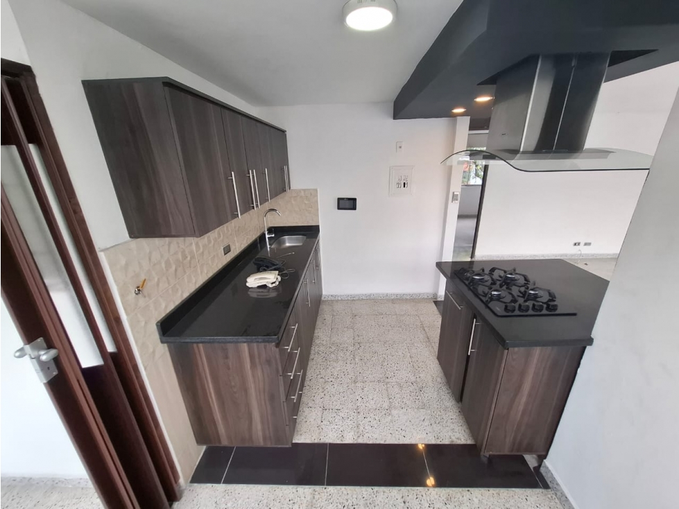ARRIENDO APARTAMENTO EN LOS COLORES — foto 5