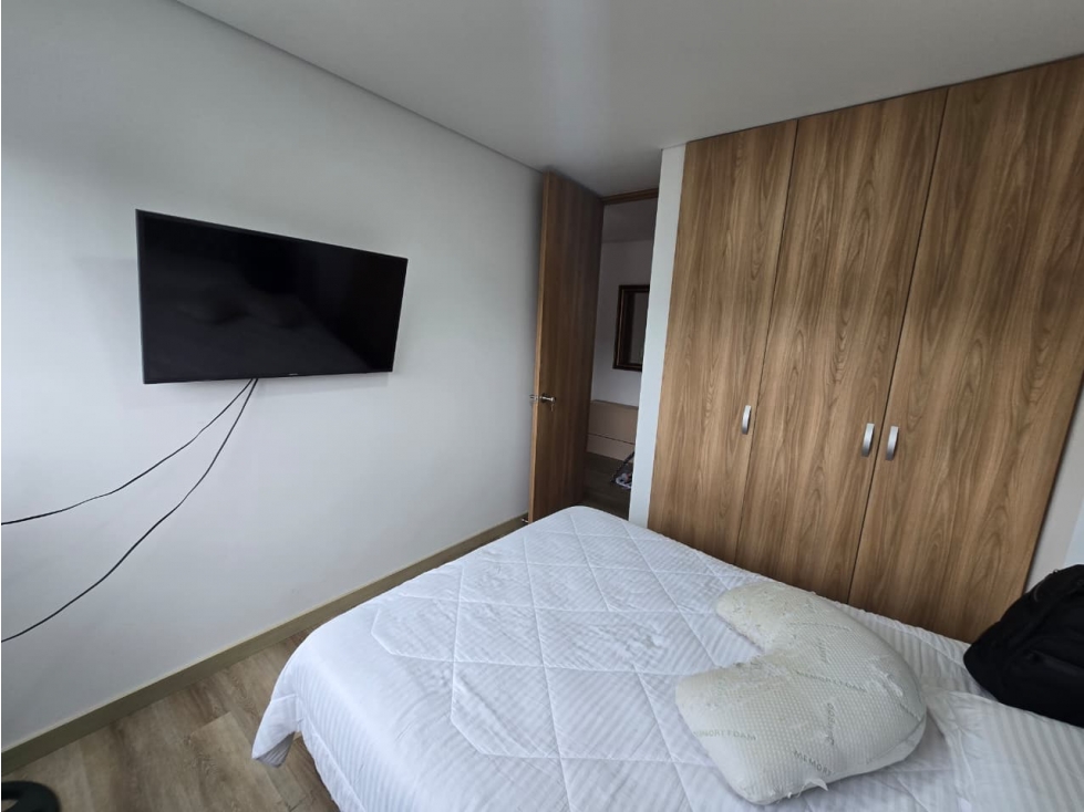 VENDO HERMOSO APARTAMENTO EN LOS COLORES — foto 5
