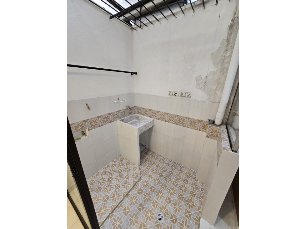 ARRIENDO CASA EN LA LOMA DE LOS BERNAL — foto 4