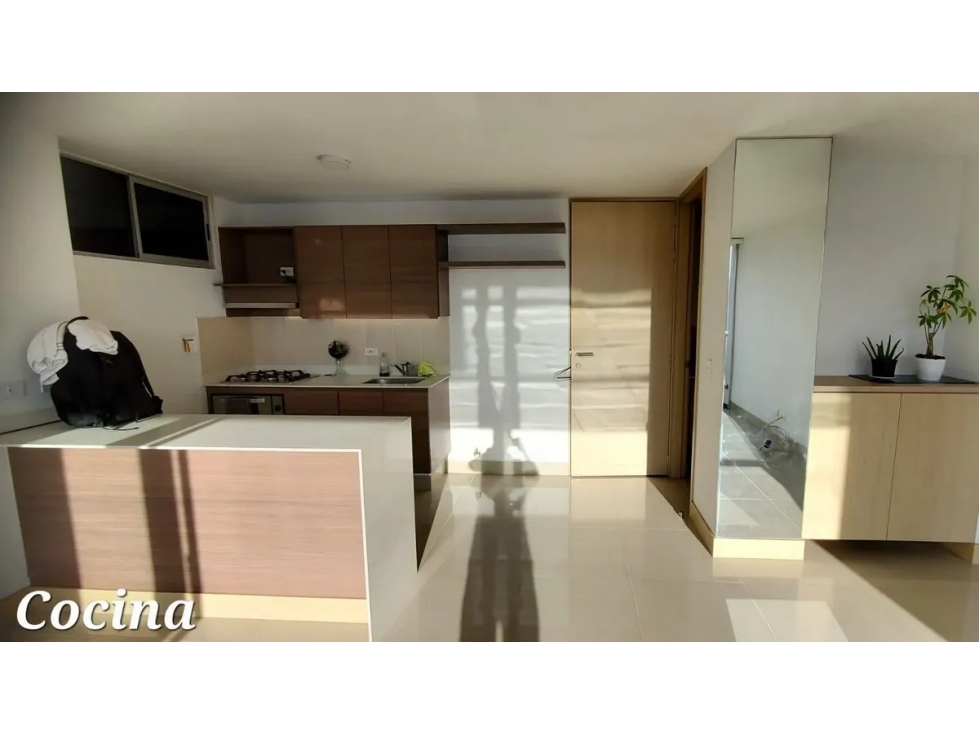 ARRIENDO HERMOSO APARTAMENTO EN LA LOMA DEL INDIO — foto 4