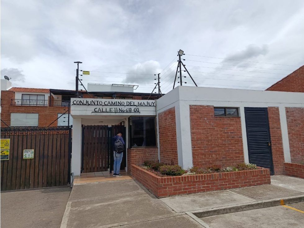 CONJUNTO CAMINO DE MAJUY - 1