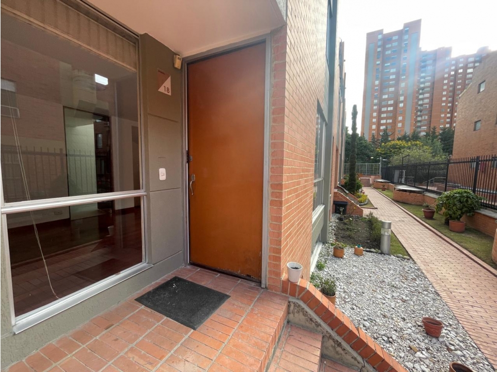 ARRIENDO CASA AMPLIA EN EL CONJUNTO BOSQUES DE LA ALAMEDA ETAPA 1 — foto 3