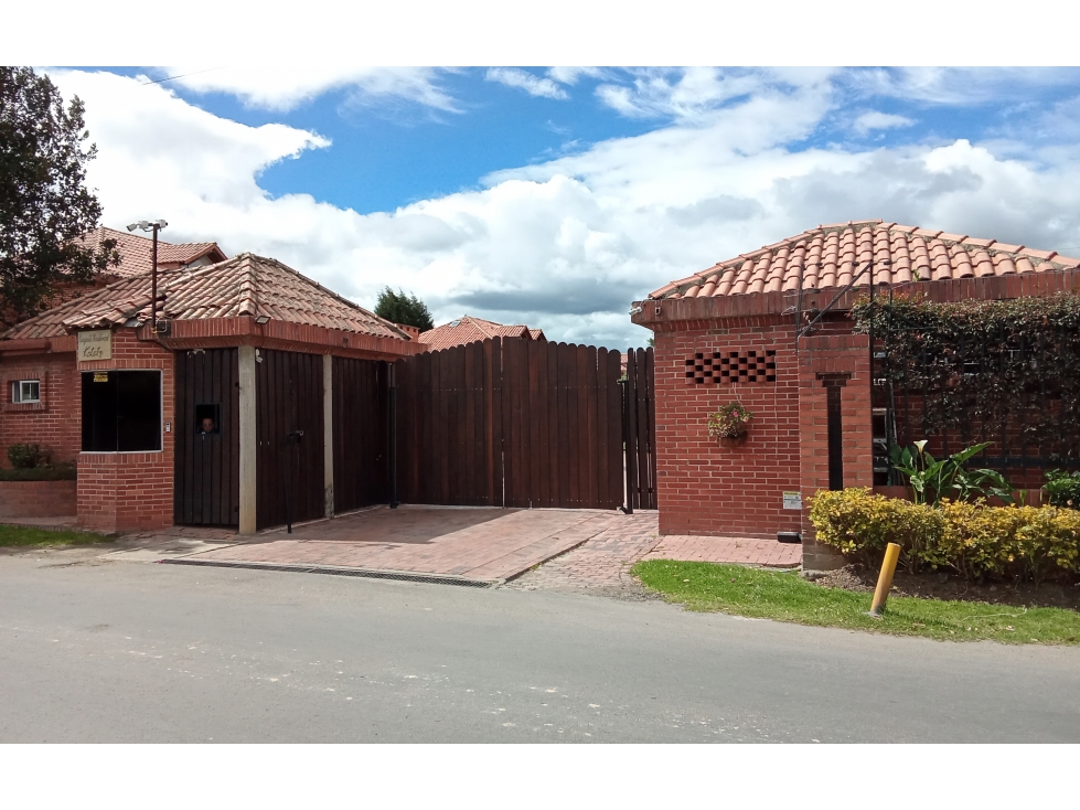 CASA KATATY