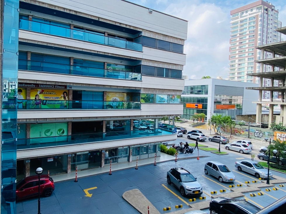 ARRIENDO LOCAL EN EL CENTRO COMERCIAL BAHIA - 1