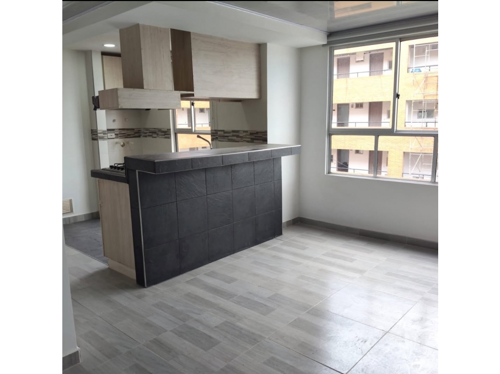 APARTAESTUDIO EN ARRIENDO TORRE PICASSO, RICAURTE — foto 2
