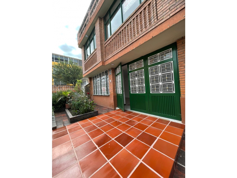 CASA PARA NEGOCIO EN FONTIBON