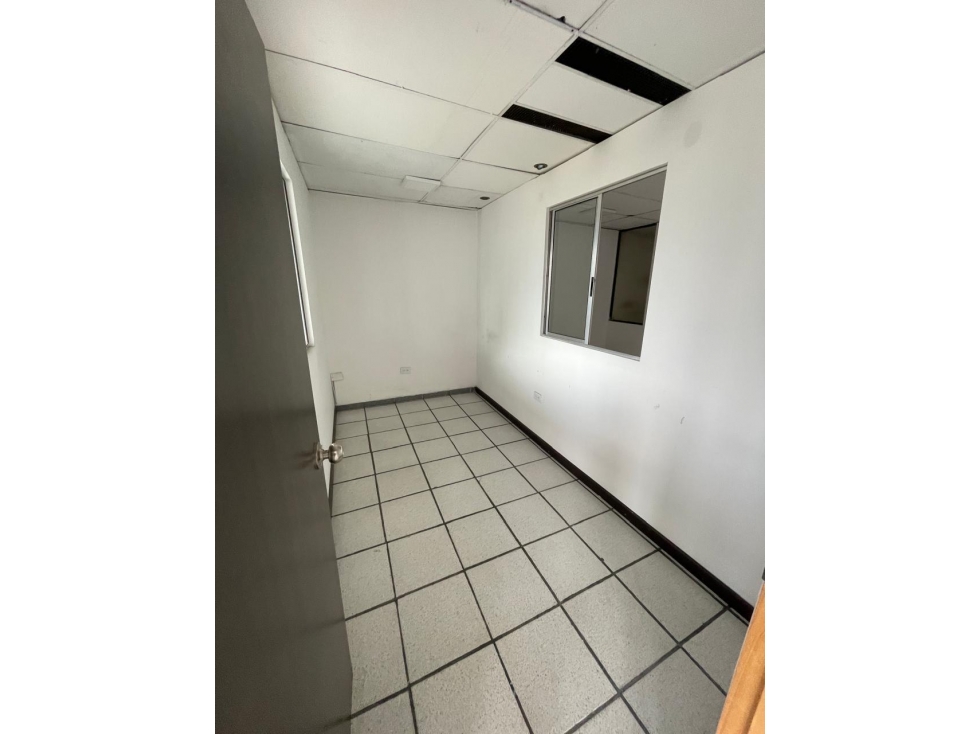 ARRIENDO LOCAL EN MONTEVIDEO — foto 5