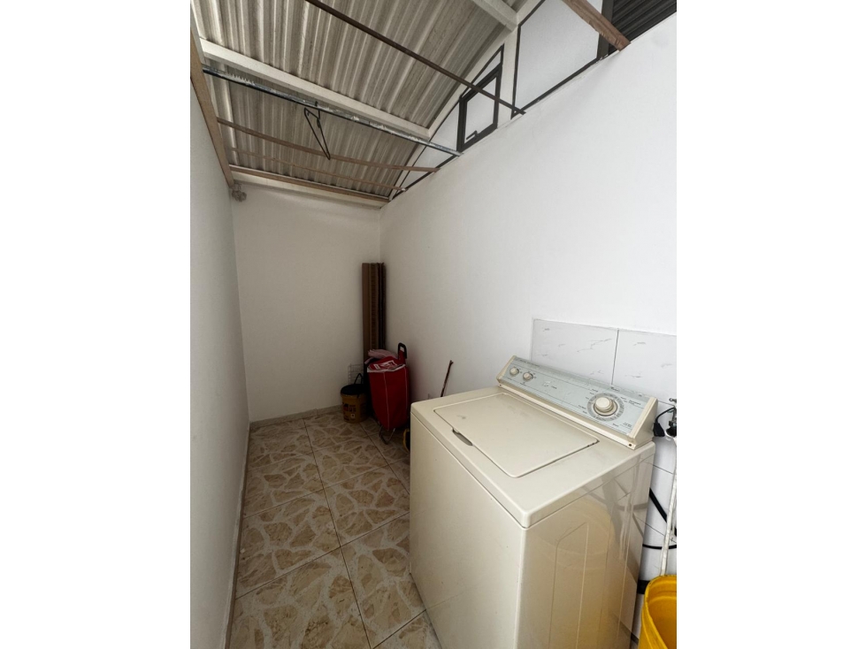 SE VENDE CASA EN LOS CEREZOS ENGATIVA — foto 6