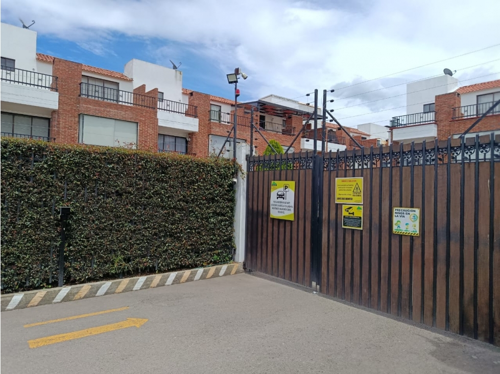 CONJUNTO CAMINO DE MAJUY - 2