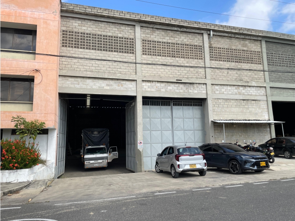 BODEGA EN ARRIENDO AVENIDA CIRCUNVALAR