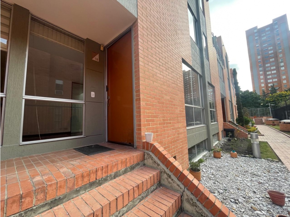 ARRIENDO CASA AMPLIA EN EL CONJUNTO BOSQUES DE LA ALAMEDA ETAPA 1 — foto 2