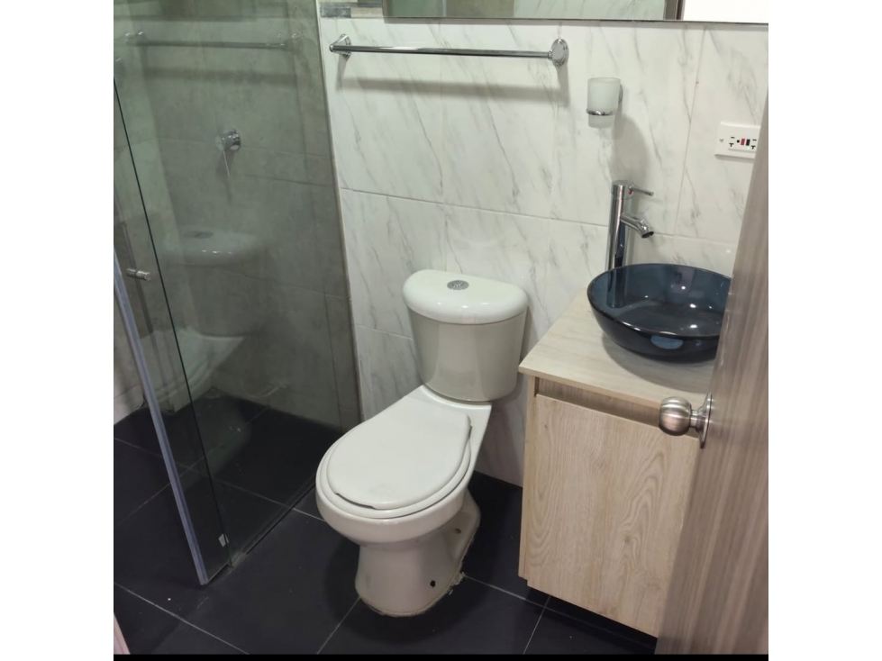 APARTAESTUDIO EN ARRIENDO TORRE PICASSO, RICAURTE — foto 3
