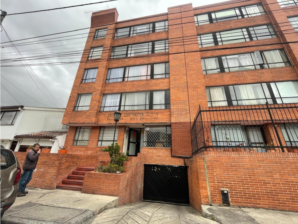 ARRIENDO APARTAMENTO EN EL EDIFICIO REYES III Y IV - PISO 5