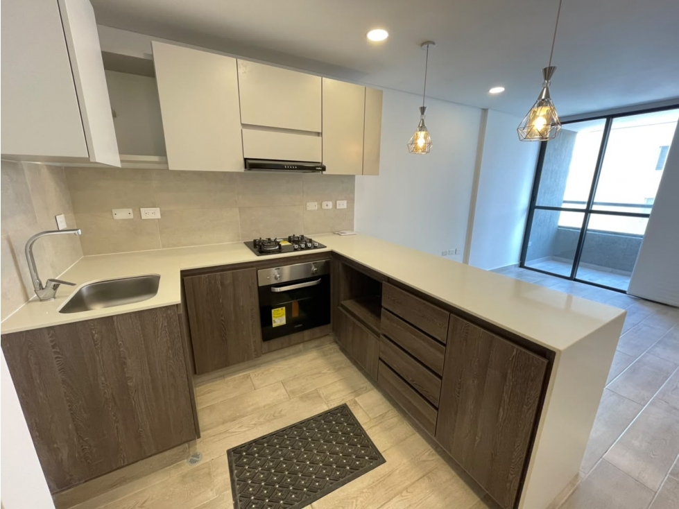 APARTAMENTO EN ARRIENDO EN LA CASTELLANA * — foto 3