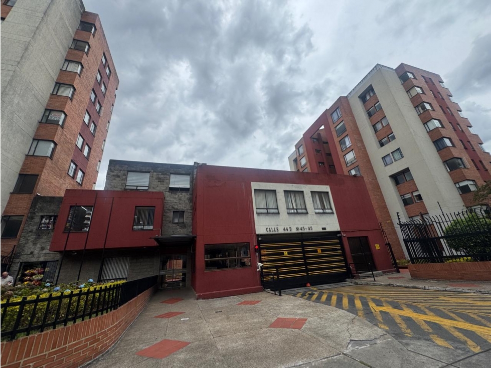 SE ARRIENDA APARTAMENTO DUPLEX EN RAFAEL NUÑEZ PISO 9