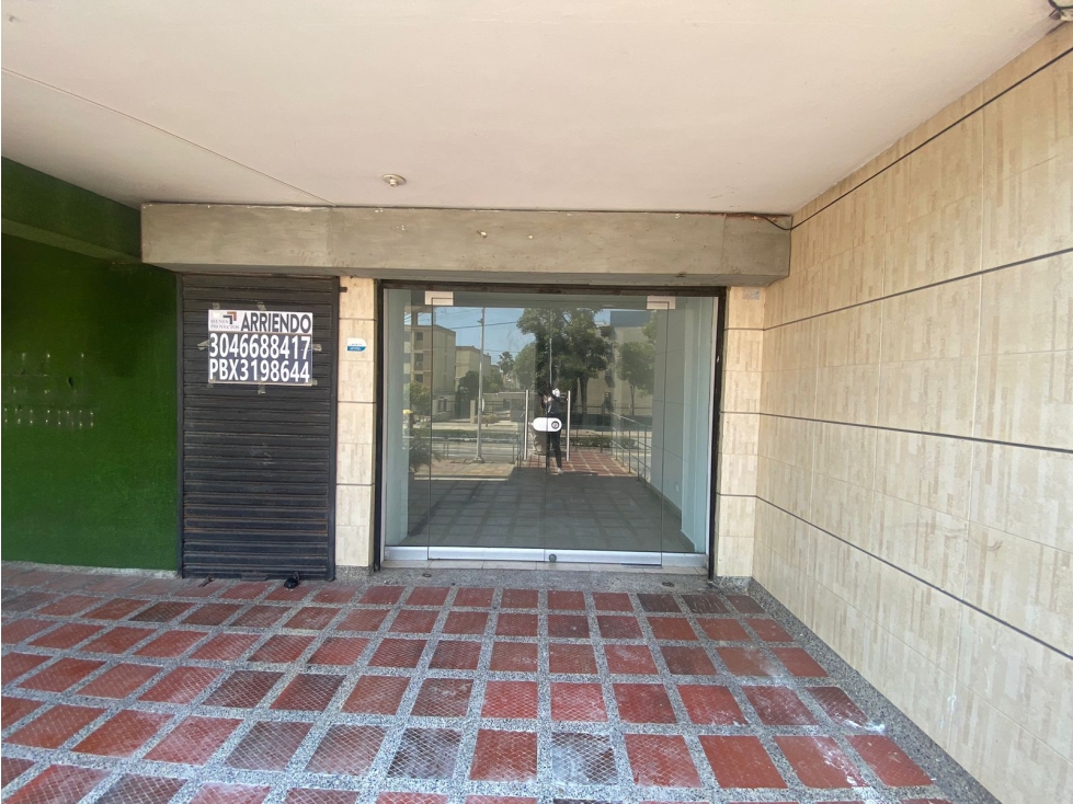 ARRIENDO LOCAL COMERCIAL EDIFICIO SANTA LUCIA — foto 2