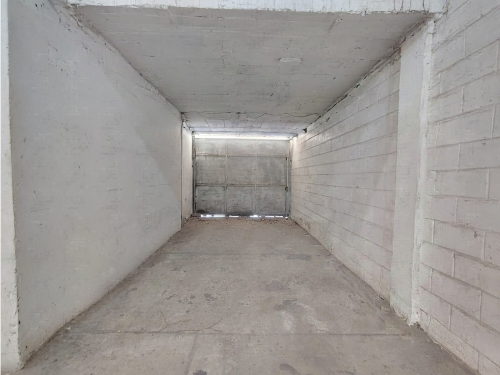 ARRIENDO BODEGA EN BARRIO ABAJO — foto 2