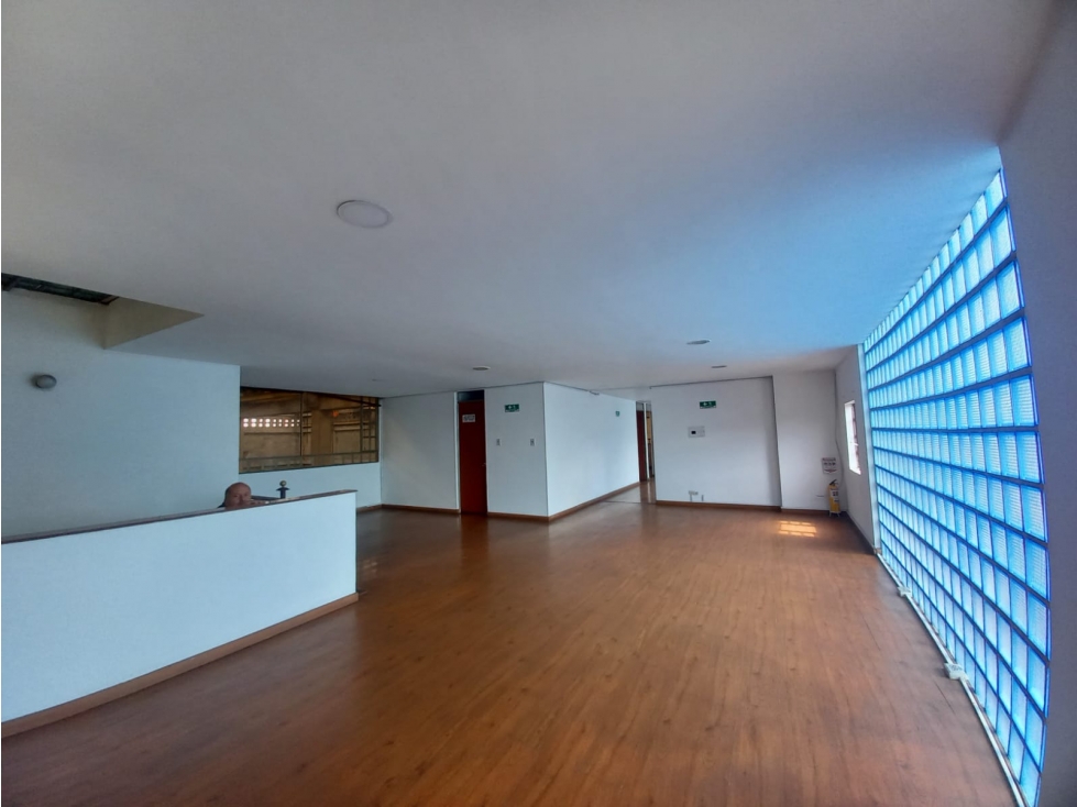 ARRIENDO BODEGA VALLADOLID 1,470 MTS - 5