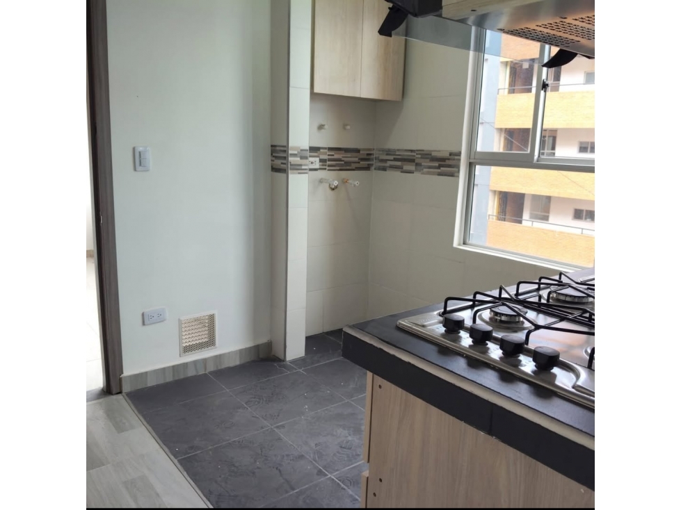 APARTAESTUDIO EN ARRIENDO TORRE PICASSO, RICAURTE — foto 6