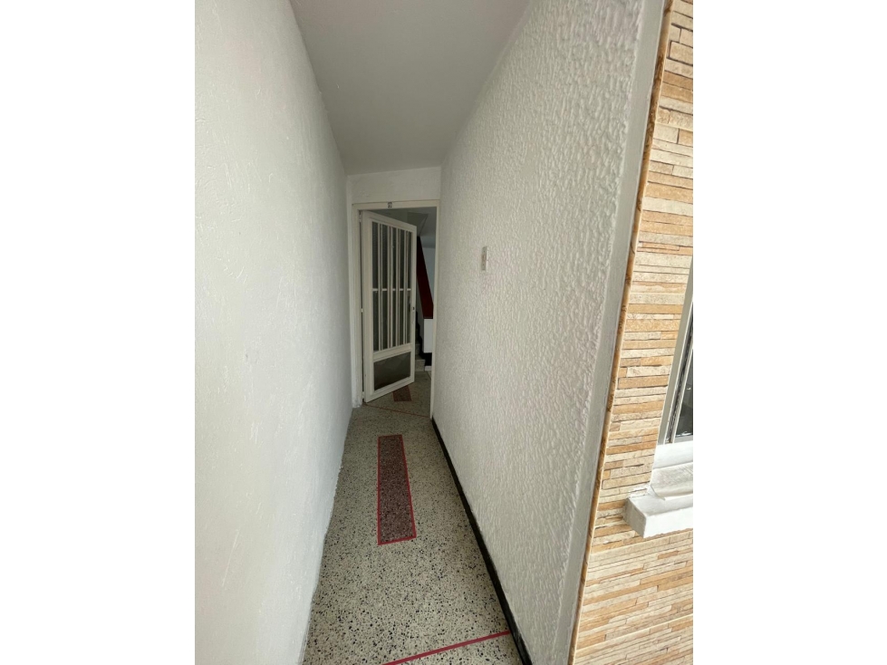 ARRIENDO CASA AMPLIA EN EL BARRIO VERAGUAS - 2 NIVELES — foto 5