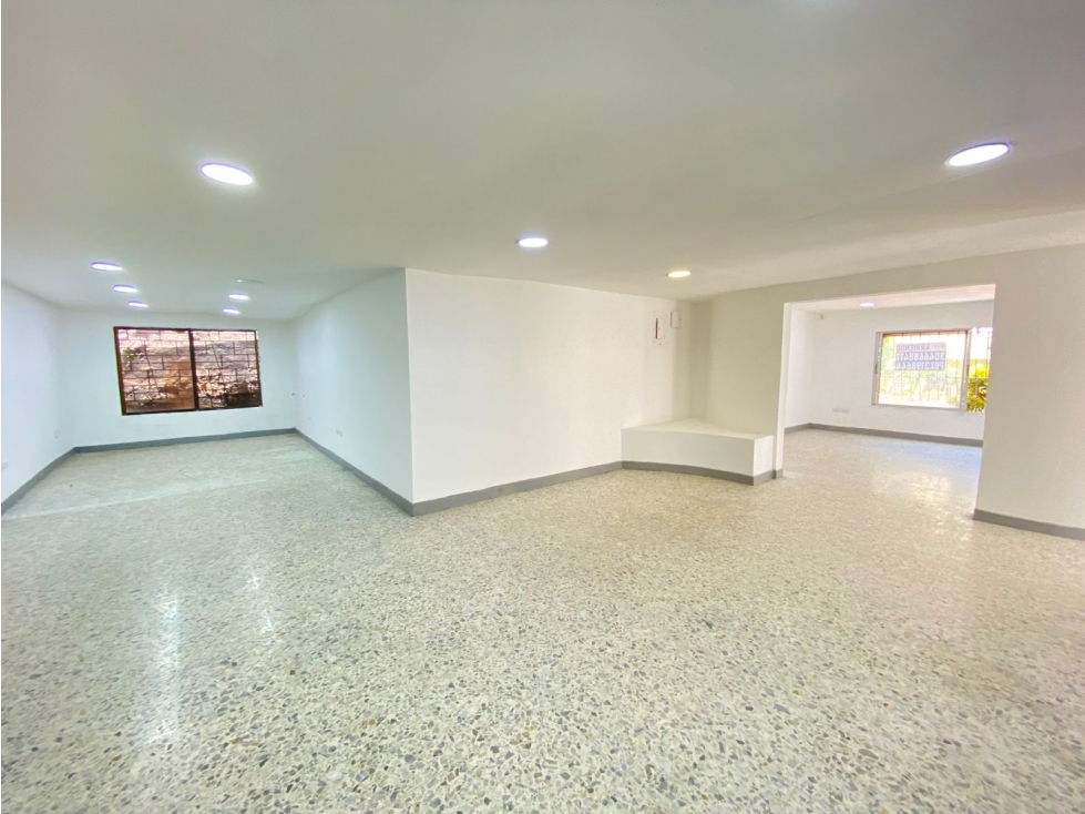 ARRIENDO OFICINA EN LA CALLE 96 - 2