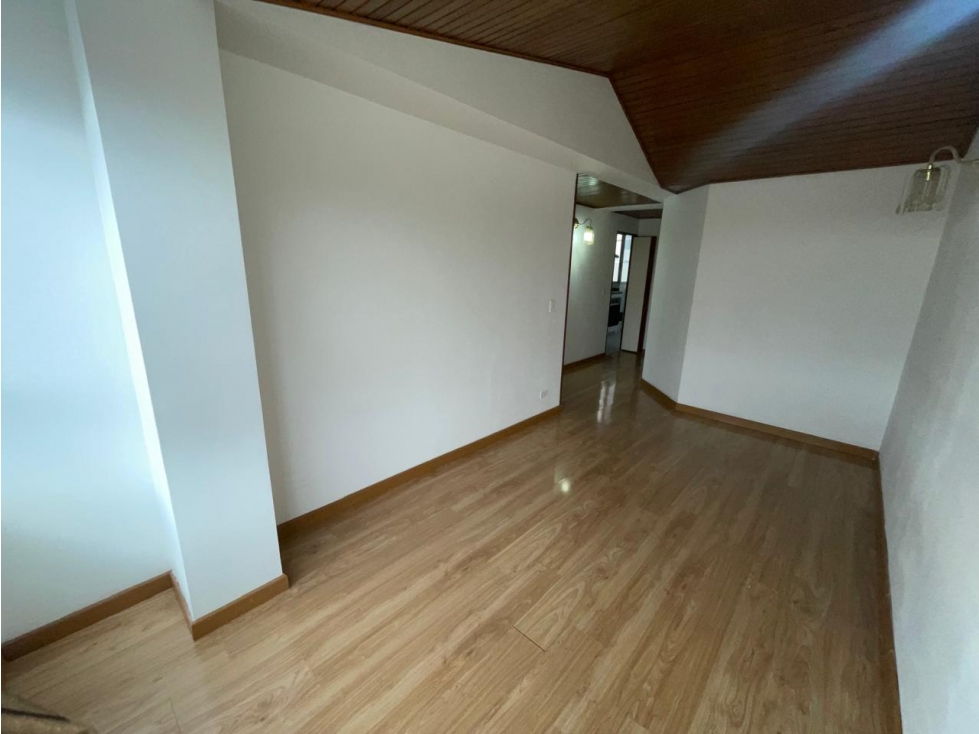 ARRIENDO APARTAMENTO EN EL EDIFICIO REYES III Y IV - PISO 5 — foto 4