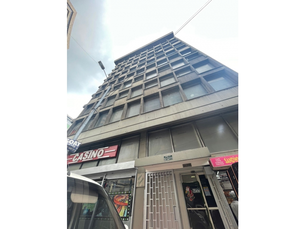 VENDO OFICINA EDIFICIO GUEVARA / LAS NIEVES