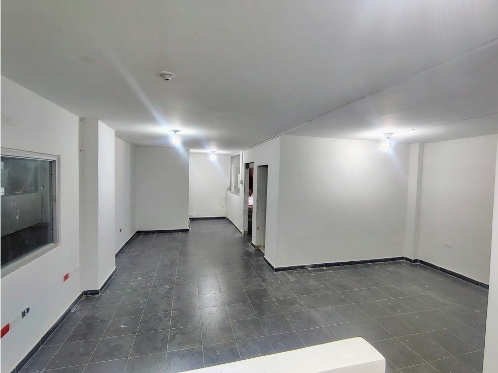 ARRIENDO BODEGA EN BARRIO ABAJO — foto 5