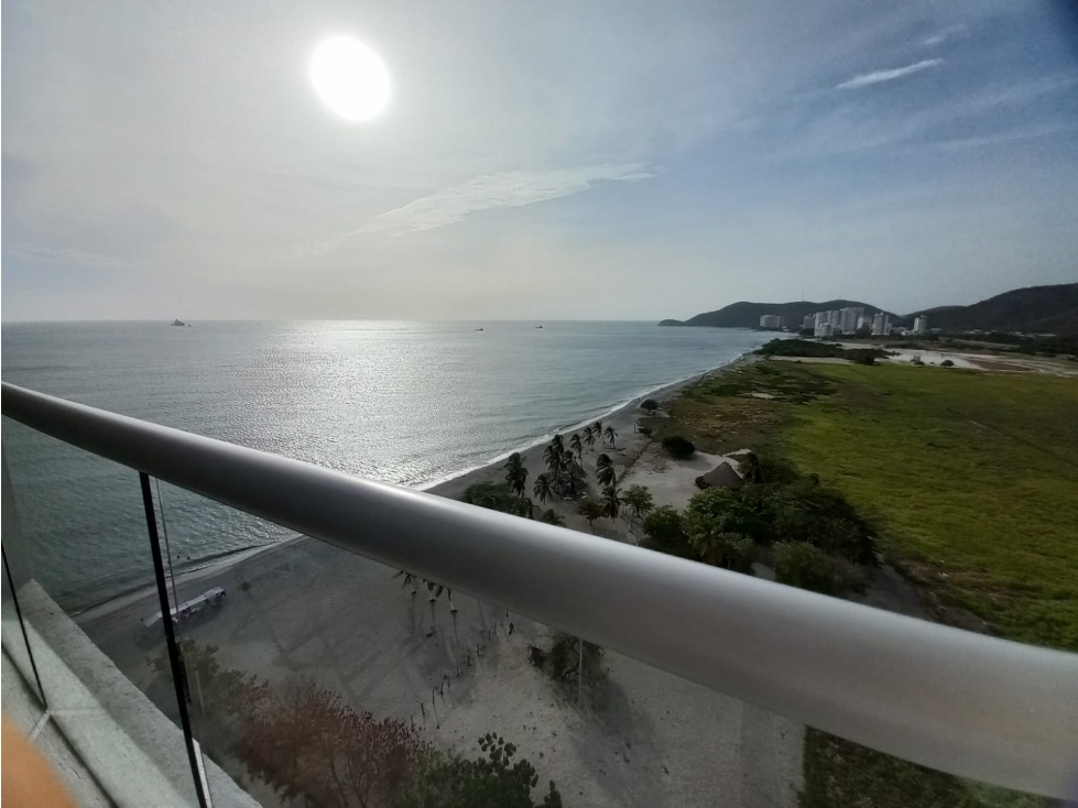 ARRIENDO EXCLUSIVO APARTAMENTO PRIMERA LINEA POZOS COLORADOS