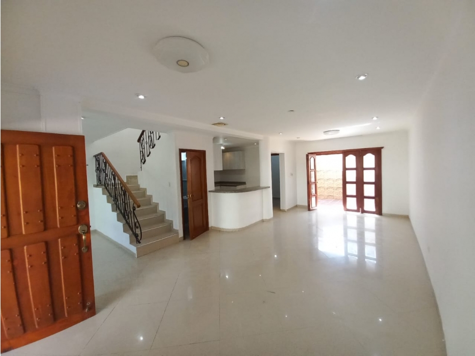 VENTA CASA EN SANTA MARTA SECTOR RODADERO RESERVADO