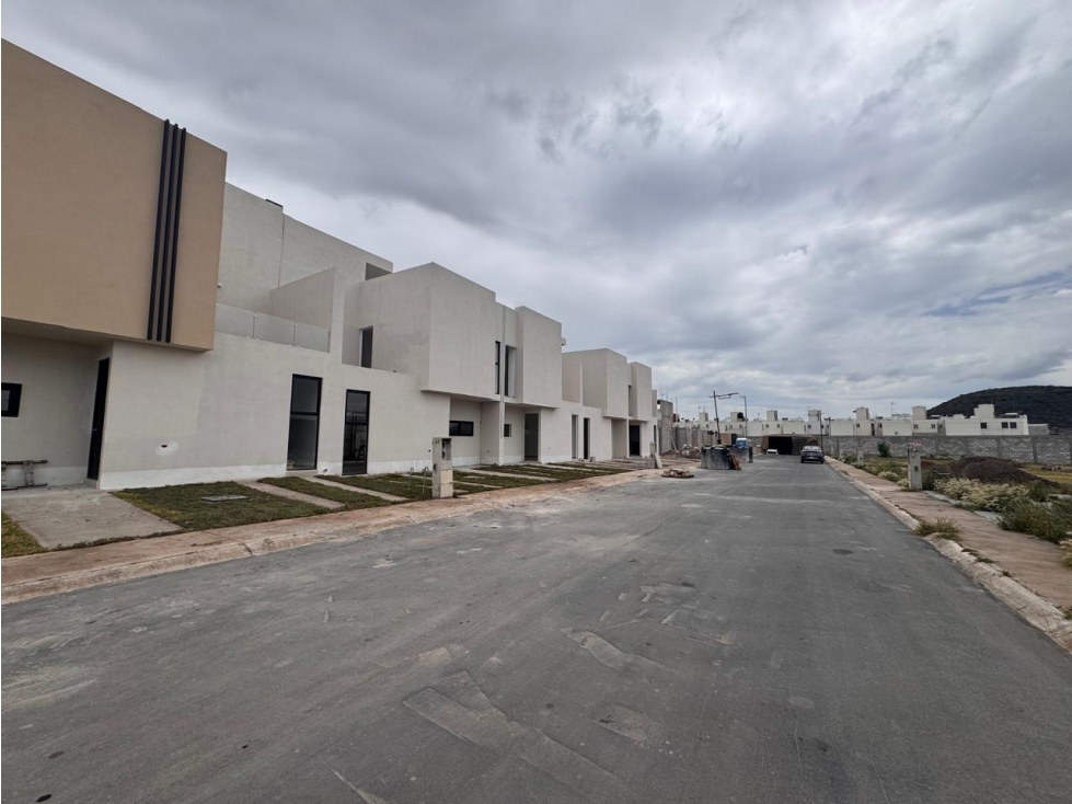 CASA EN VENTA EN PACHUCA HGO A 3 MIN DE ICSA UEAH Y UFD — foto 2