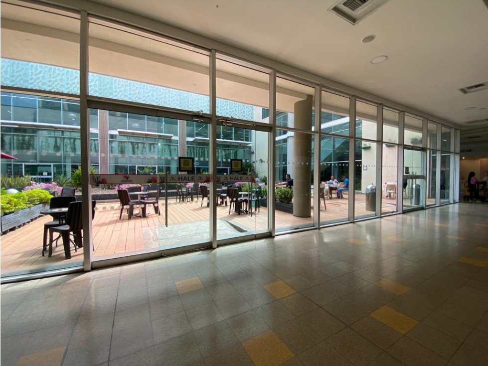LOCAL EN VENTA - CENTRO COMERCIAL ARRECIFE - 2
