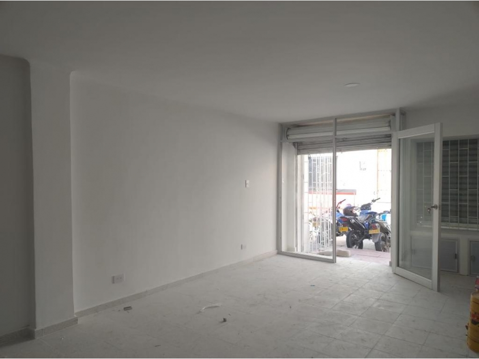 LOCAL EN ARRIENDO - CENTRO HISTORICO SANTA MARTA - 1