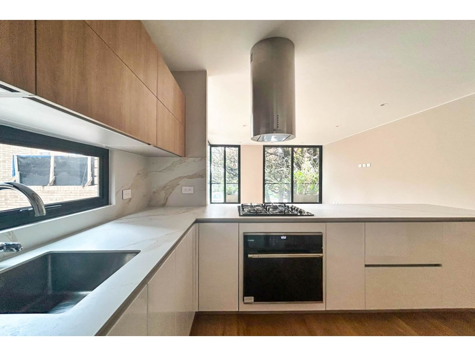 Apartamento moderno con terraza en venta en La Cabrera — foto 3