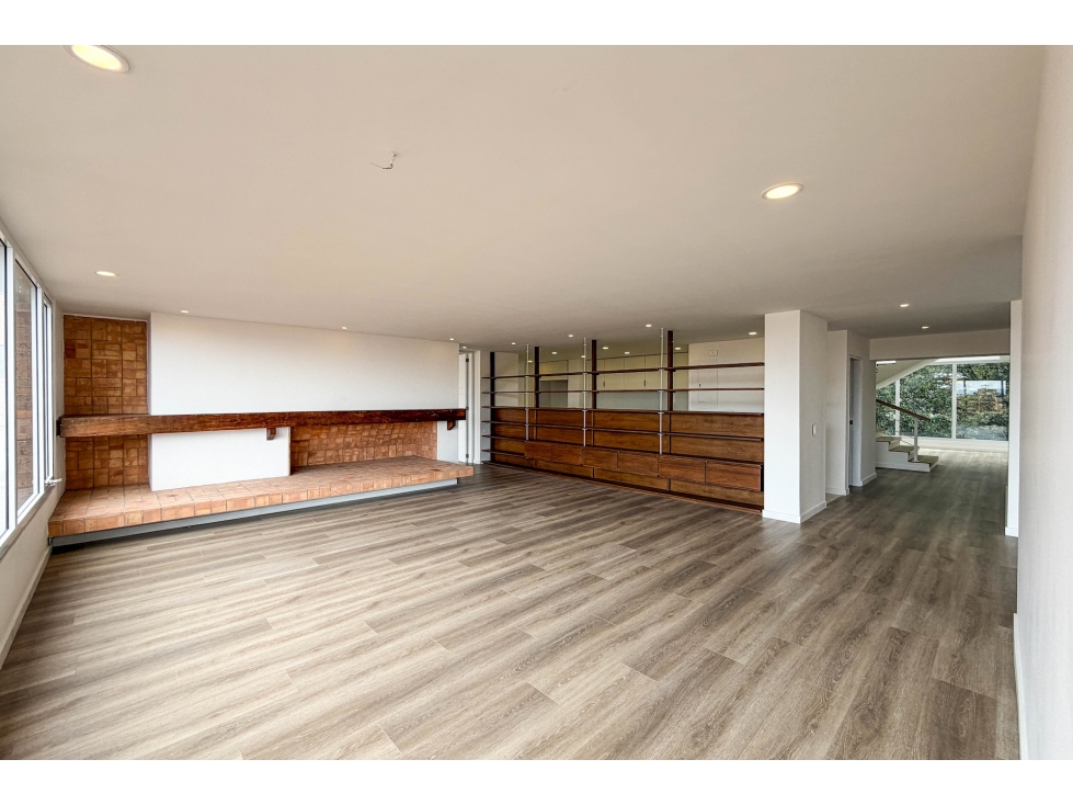 Apartamento Dúplex con terraza en venta en Los Rosales — foto 2