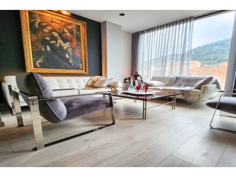 Apartamento triplex con terraza en venta rentando en Chicó Reservado