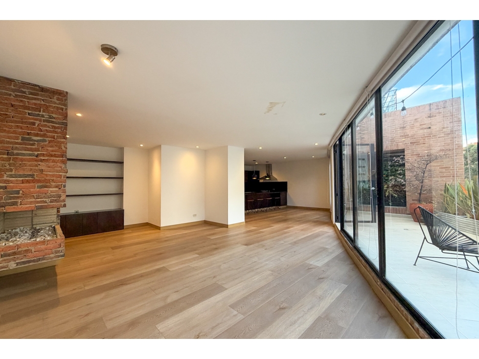 Apartamento Penthouse Triplex con terrazas en venta en Zona G