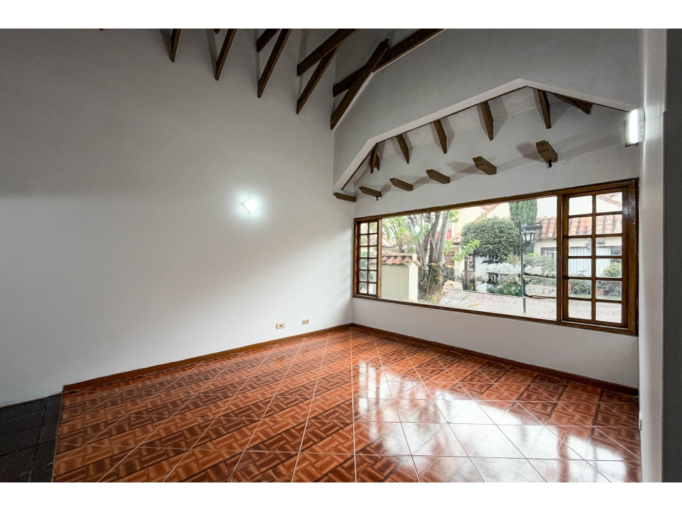 Casa Dúplex con terraza en venta o arriendo en Cedritos — foto 2