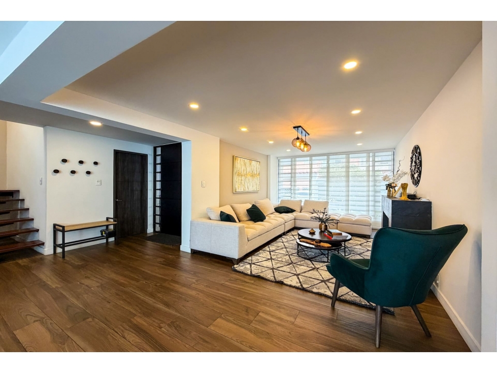 Casa Triplex con terraza en venta en Niza Norte — foto 3