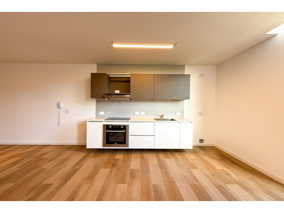 Apartamento moderno en arriendo en Antiguo Country — foto 2