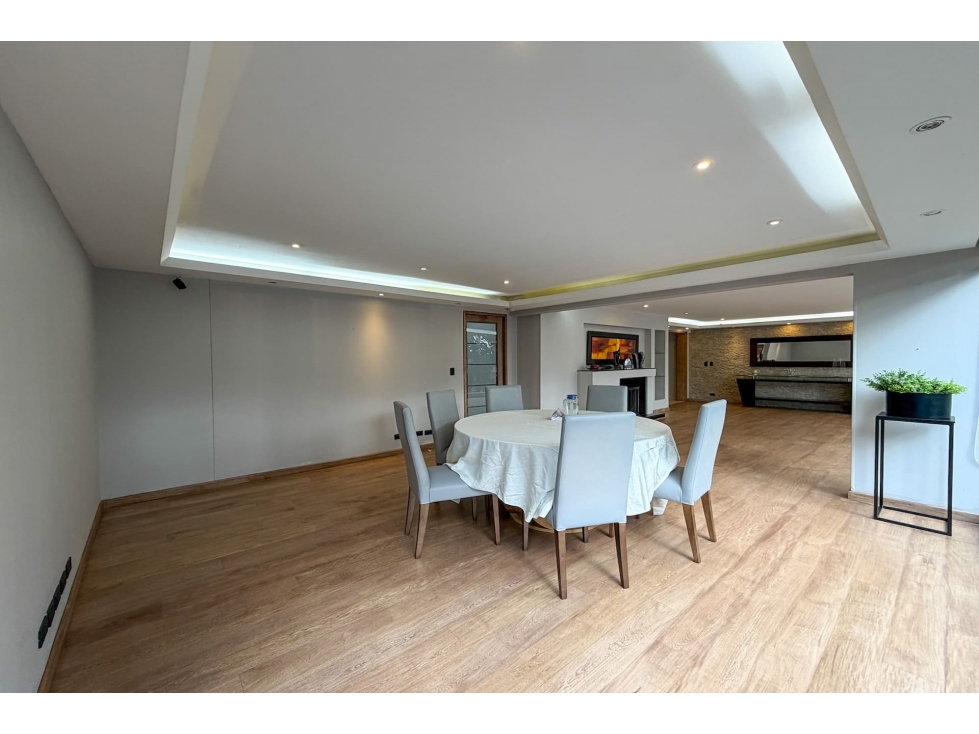 Apartamento Dúplex en venta o arriendo en Altos del Retiro — foto 4